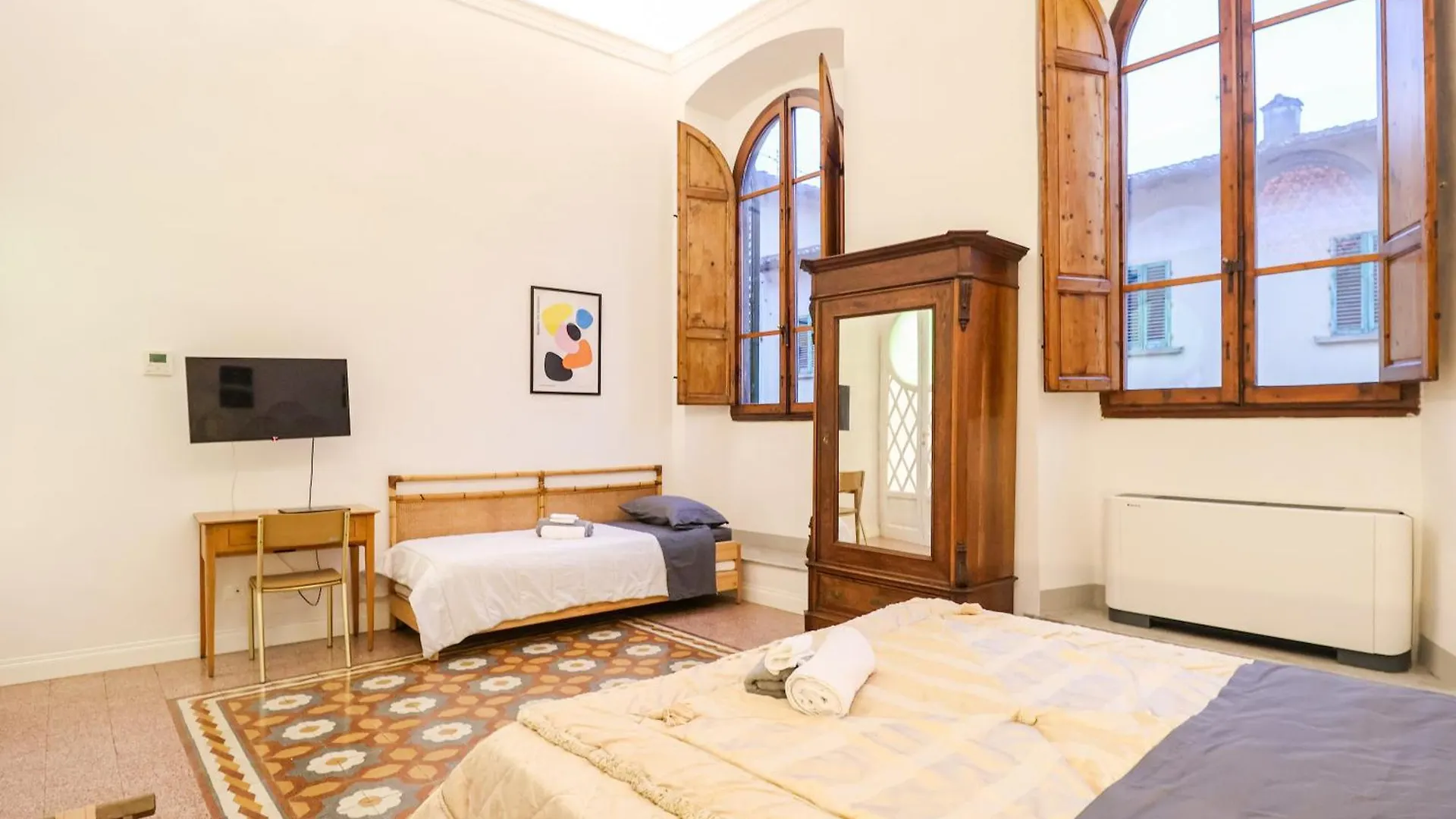 Charming Apartment In The Center - With Wi-Fi, Patio Pistoia 0*,  Italy