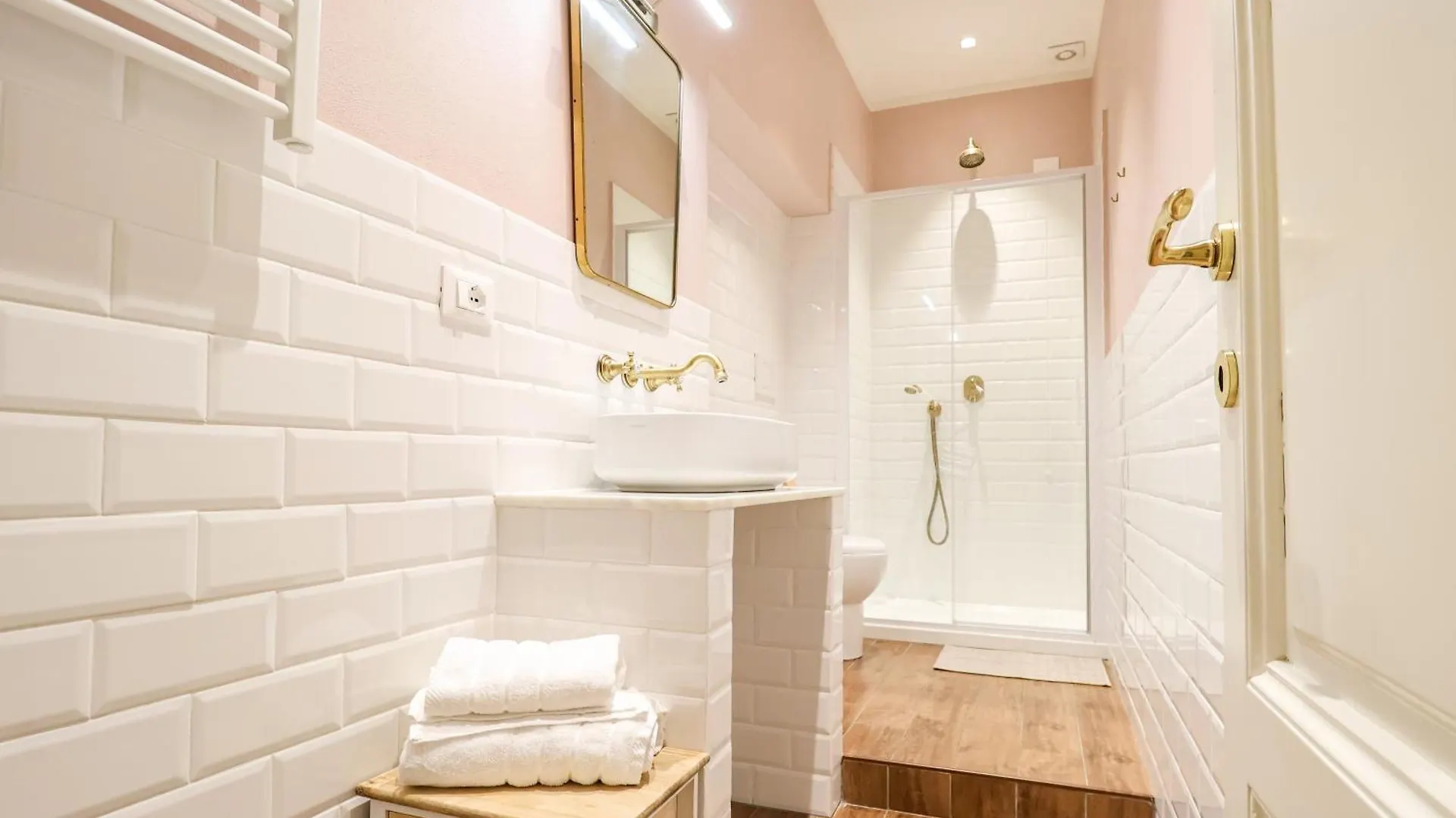 Charming Apartment In The Center - With Wi-Fi, Patio Pistoia