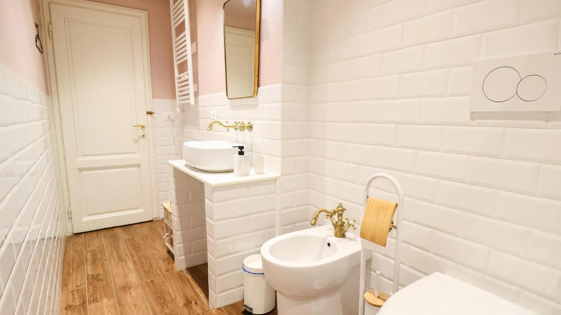 Charming Apartment In The Center - With Wi-Fi, Patio Pistoia