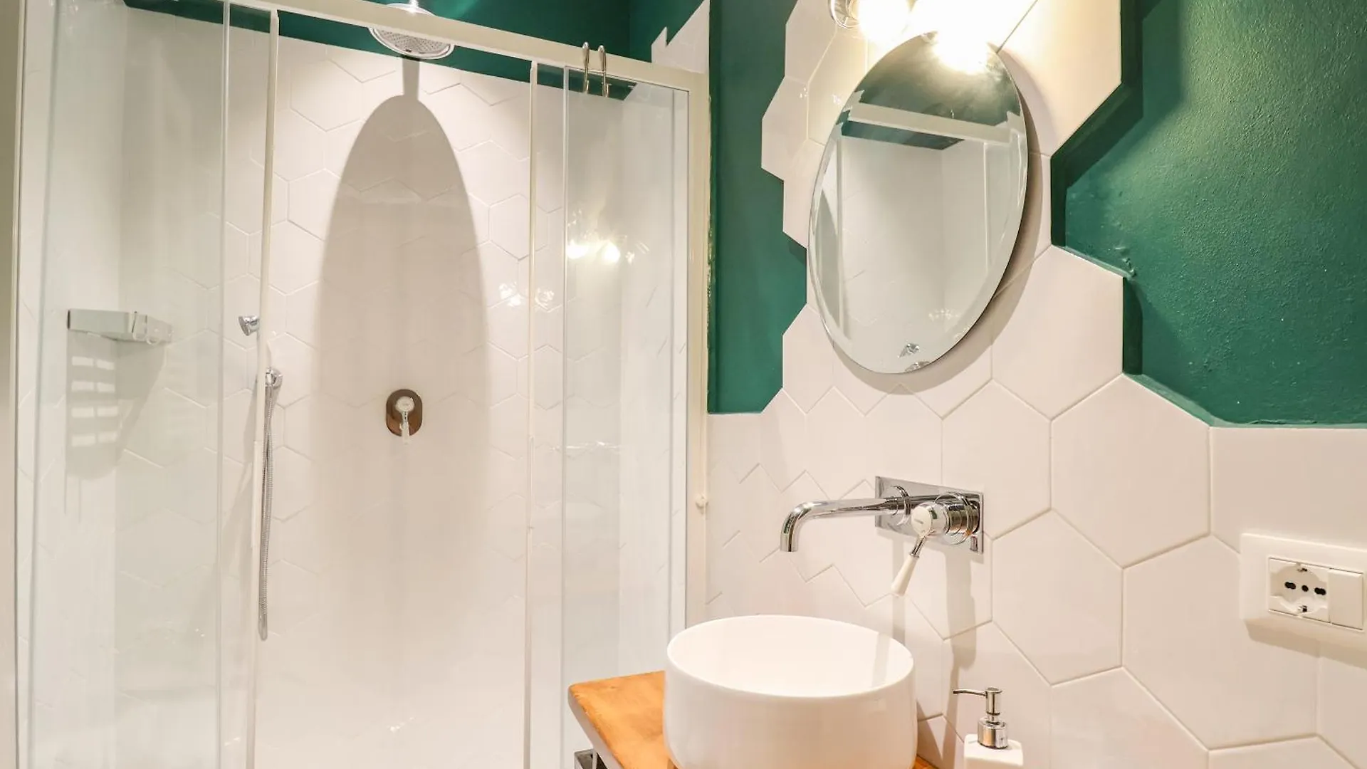 Charming Apartment In The Center - With Wi-Fi, Patio Pistoia